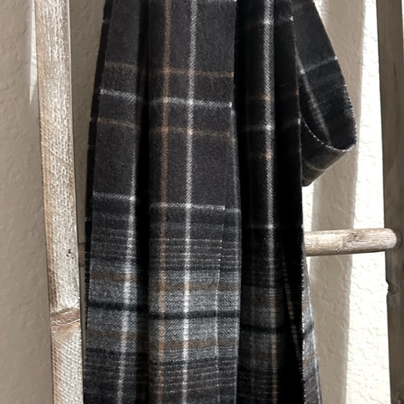 Nordstrom 100% Cashmere Unisex Scarf - Picture 4 of 7